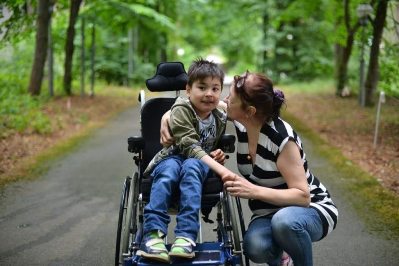 Пенсия родителям ребенка-инвалида в 2019: право выхода на досрочную пенсию