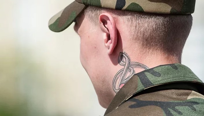 Берут ли призывников в армию с татуировками