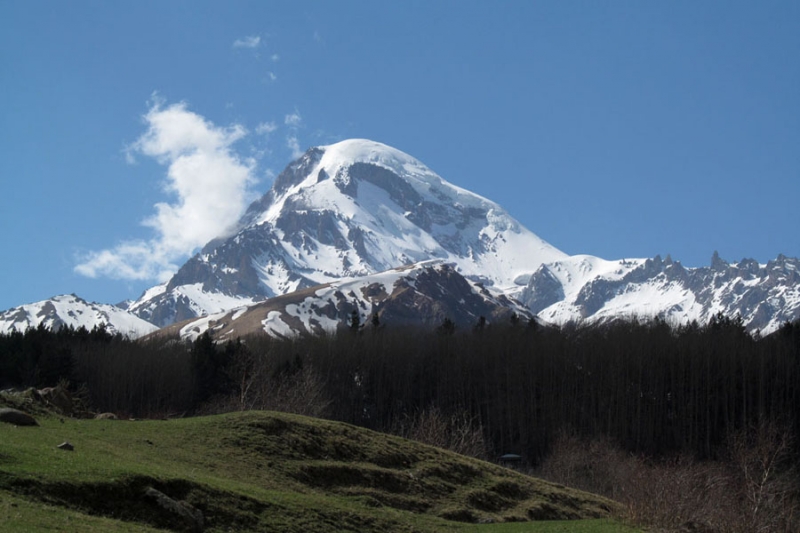 Гора казбек – одна из главных вершин кавказских гор