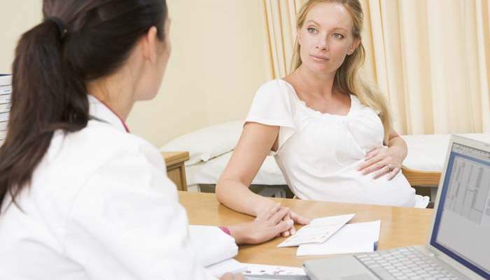 Когда и как надо вставать на учет по беременности? — юридические советы