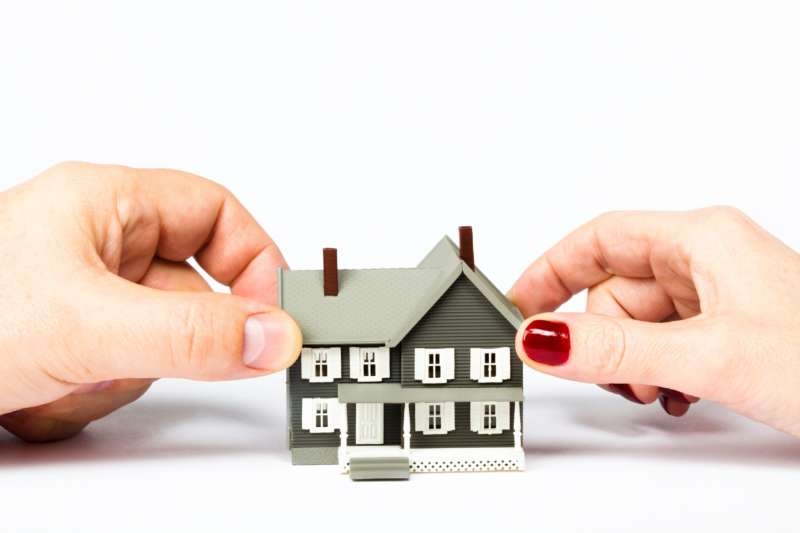 Нужно ли согласие супруга на покупку квартиры по доверенности?  — юридические советы